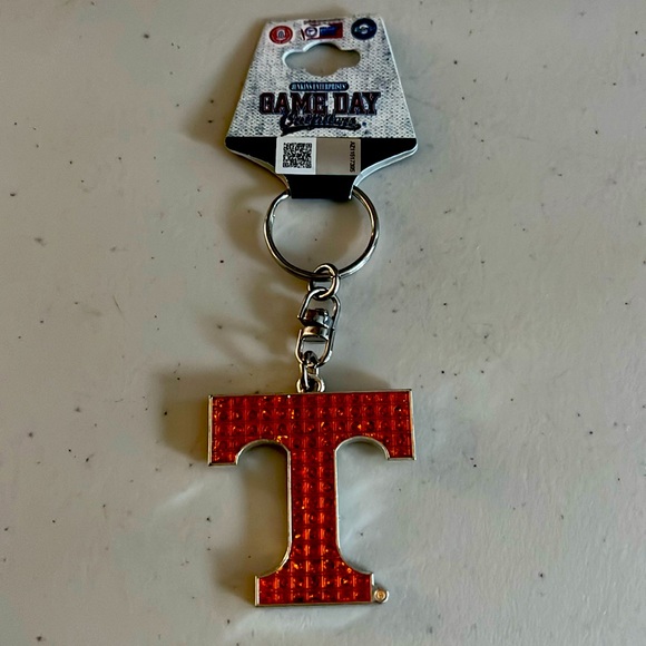 Game day T. Brand new. - Picture 1 of 5